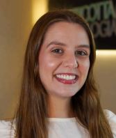 Dra. Juliana  Silva — Especialista em Odontopediatria